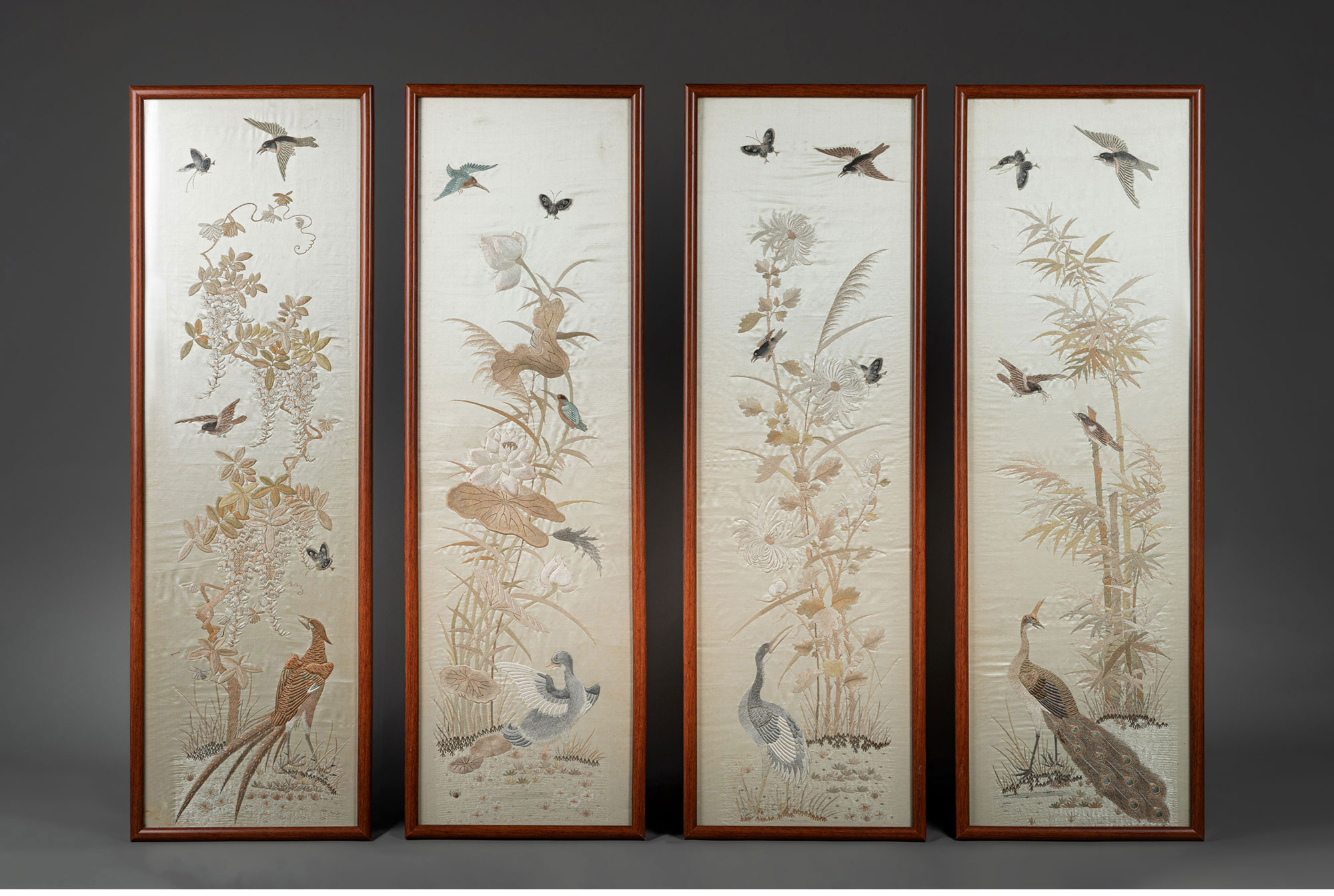 独角鹿西洋古董20世纪初中国出品传统四季花鸟主题粤绣四条屏